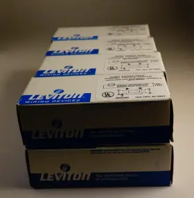 1461-lhc Leviton 8 Single Pole Grounding Switches 15a 120v Clear Nos