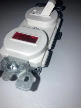 S03-05226-ois Leviton 105-5226-isp Lighted Pilot Switch White/15 Amp 120 V New #3