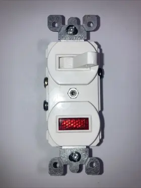 S03-05226-ois Leviton 105-5226-isp Lighted Pilot Switch White/15 Amp 120 V New