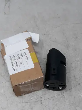 9000-0003 Prado Unifit Tamper Resistant Outlet 15/20a-125v Ac Only
